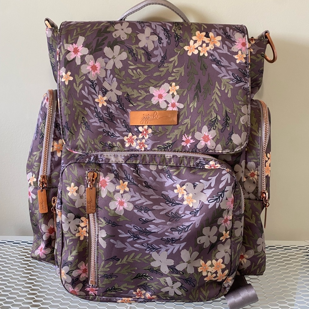 Jujube be sporty Sakura at dusk print, comes with cross strap, ju-ju-be backpack